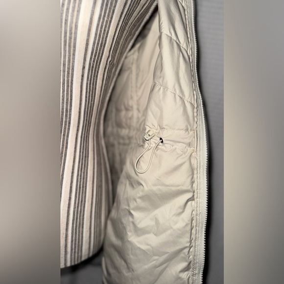 The North Face Women's Puffer Jacket - - Picture 12 of 15